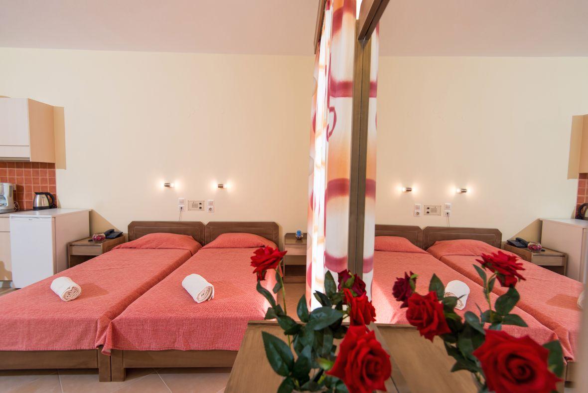 Daisy Hotel Apartments Rethimnon Buitenkant foto