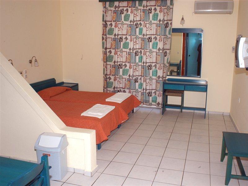Daisy Hotel Apartments Rethimnon Buitenkant foto