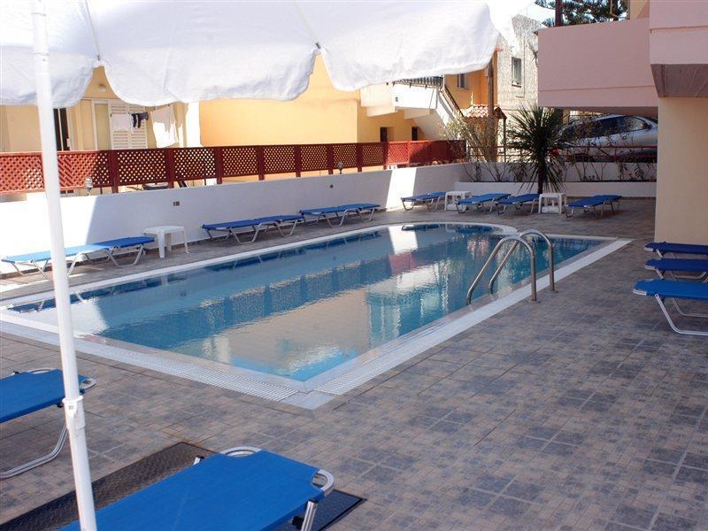 Daisy Hotel Apartments Rethimnon Buitenkant foto