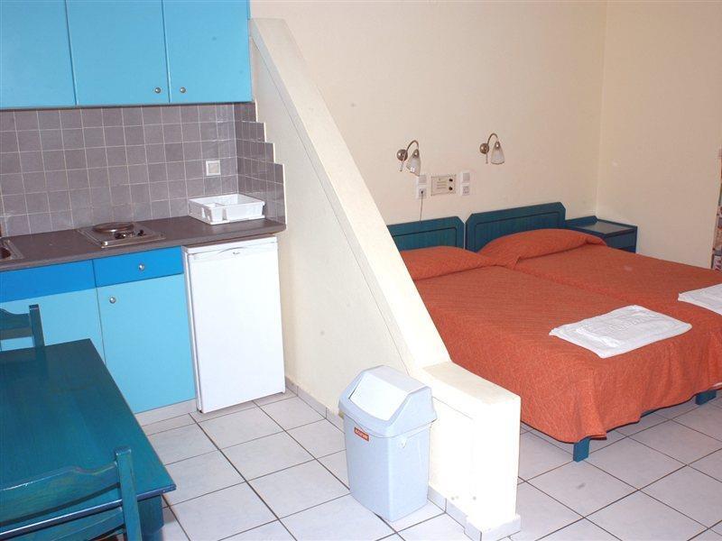 Daisy Hotel Apartments Rethimnon Buitenkant foto