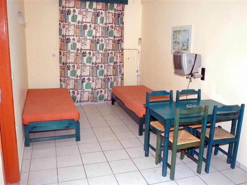 Daisy Hotel Apartments Rethimnon Buitenkant foto