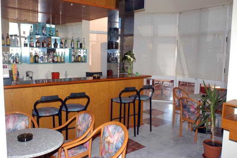 Daisy Hotel Apartments Rethimnon Buitenkant foto