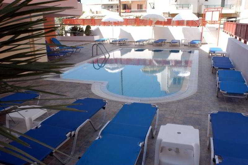 Daisy Hotel Apartments Rethimnon Buitenkant foto